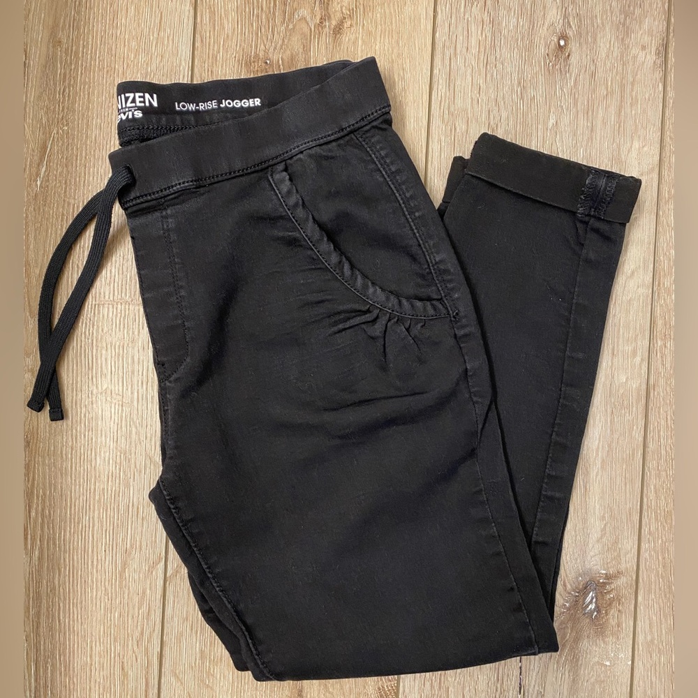 Denizen from Levi’s Women Low-Rise Jogger Black Size M